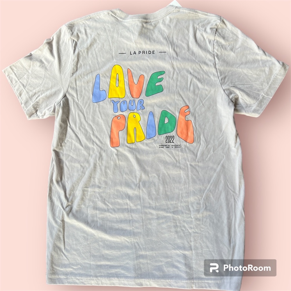 Fred Segal “Love Your Pride” Los Angeles Sz Large T Shirt Lilac Collectable NWT